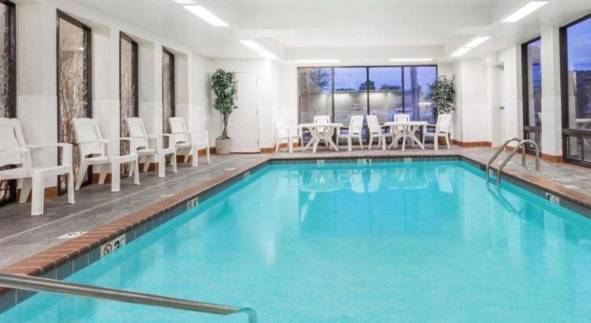 Days Inn Springfield South Eksteriør bilde